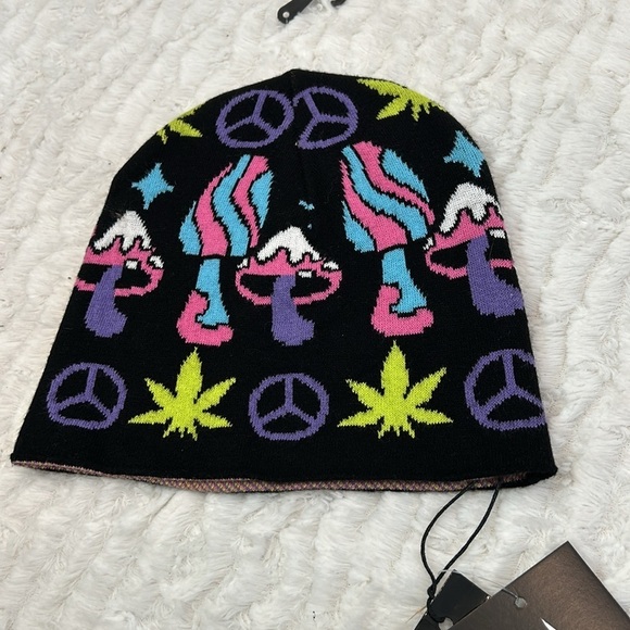Current Mood Believe The Hype Neon Mushroom trippy beanie cap new w tag one size - Picture 6 of 6